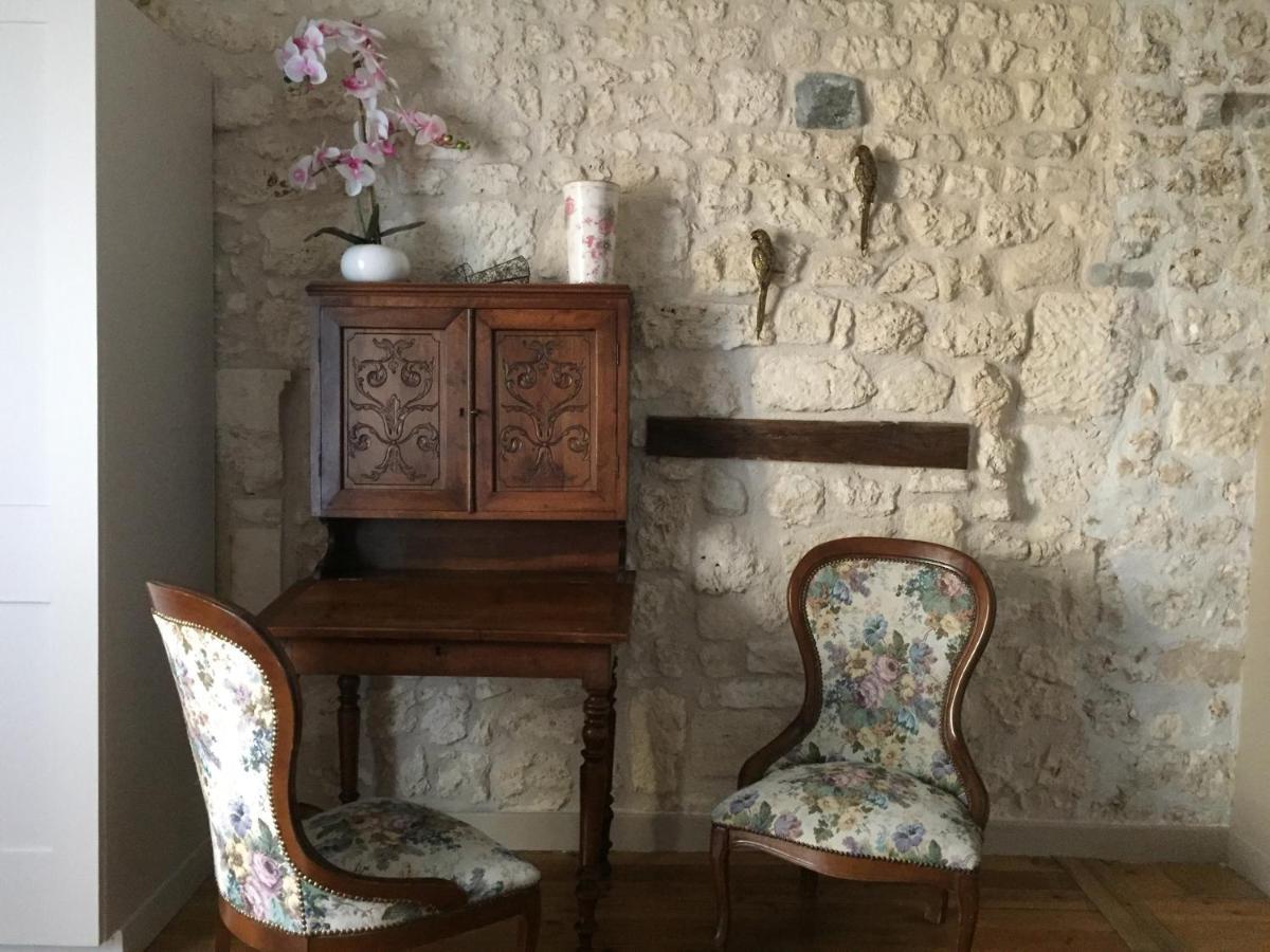 Couette-café De Charme Et D'eau Saint-Savinien